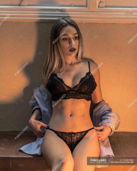 Девушек в нижнем белье