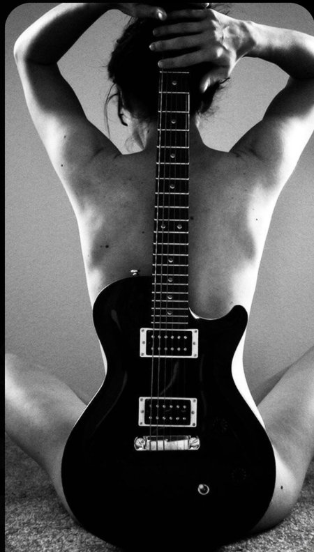 Девушка гитара