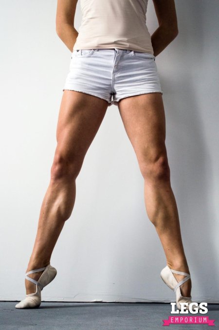 Накаченные женские икры