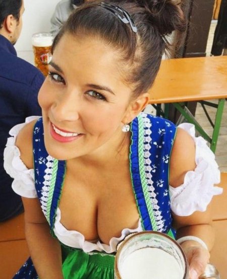 Октоберфест в мюнхене девушки