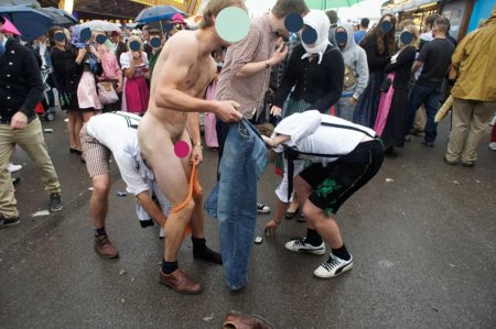 Фестиваль пива в германии октоберфест обратная сторона