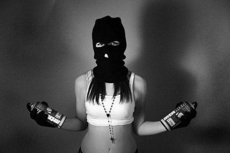 Девушки в масках