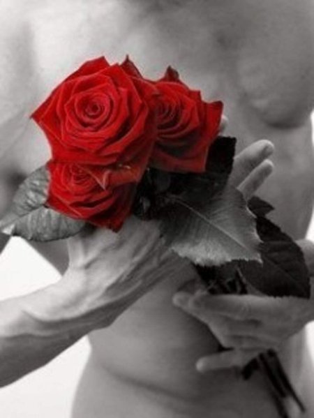 Мужчина с розами