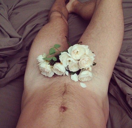 Мужчина с цветами