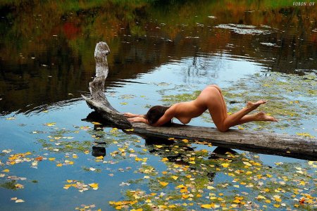 Эротическая фотосессия на озере