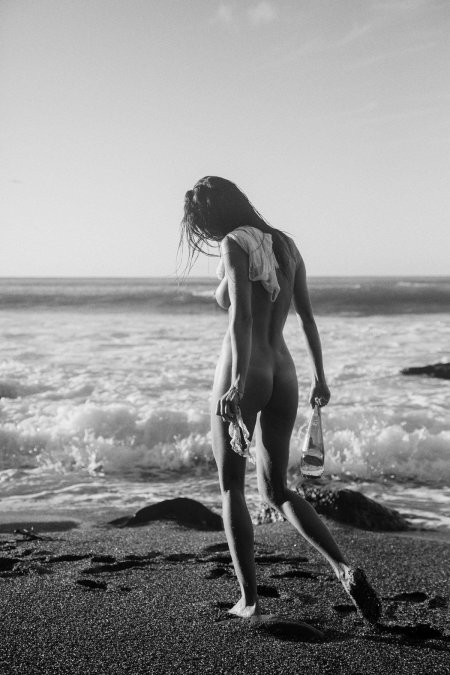 Фотосессия в стиле ню на пляже