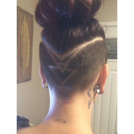 Прически с бритым затылком