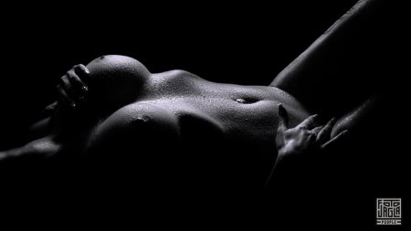 Черно белая эротика