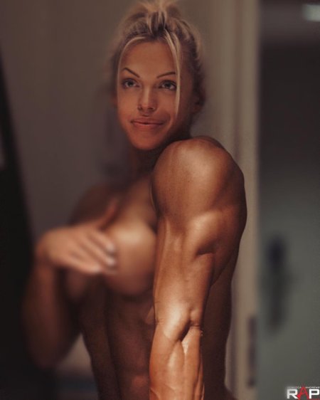 Накаченная женщина