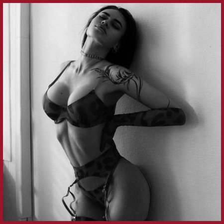 Эротика брюнетки