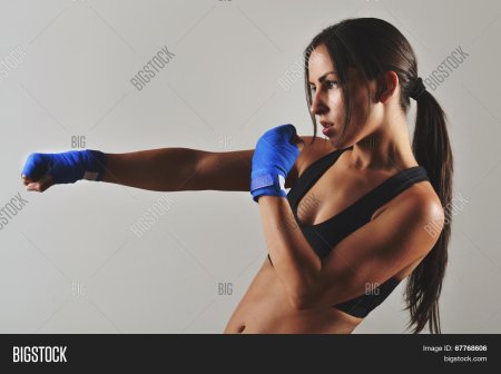 Кикбоксинг для девушек