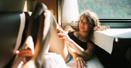 Красивые попутчицы