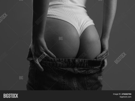 Попа девушек