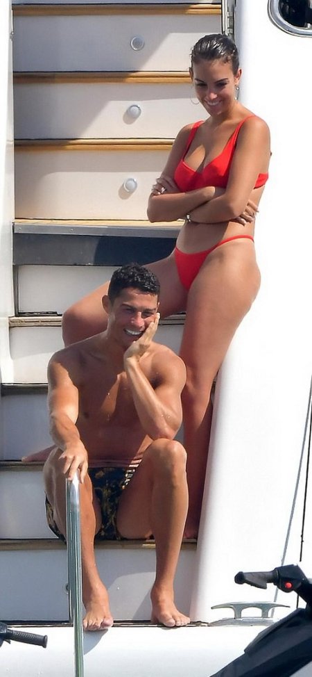 Голая джорджина родригес жена роналду