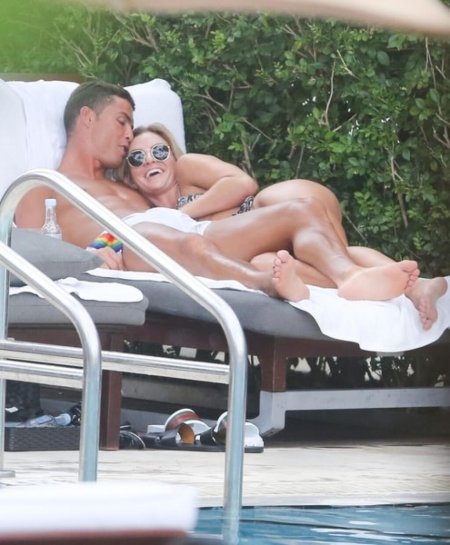 Криштиану роналду и кассандра дэвис