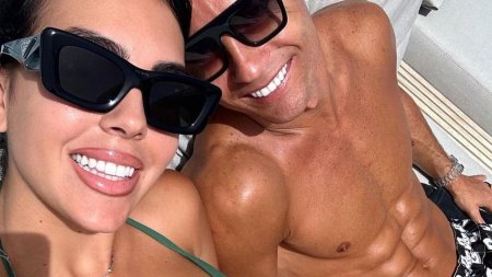 Девушка криштиану роналду