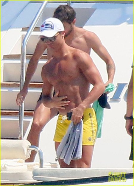 Криштиану роналду на пляже