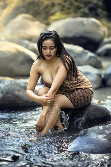 Голые индонезийские женщины