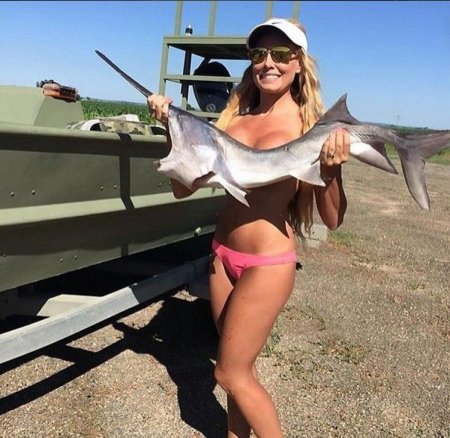 Телка с рыбой