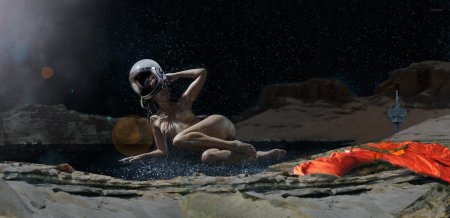 Девушка космонавт