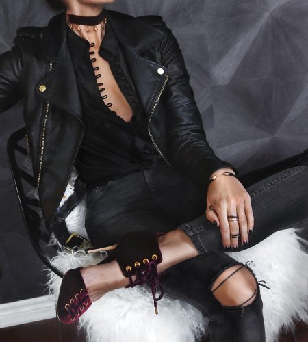 Девушка в косухе