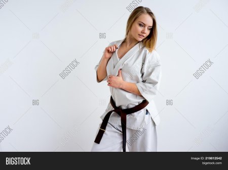 Карате девушка