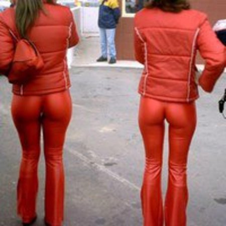 Попки в брюках