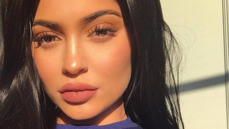 Кайли дженнер