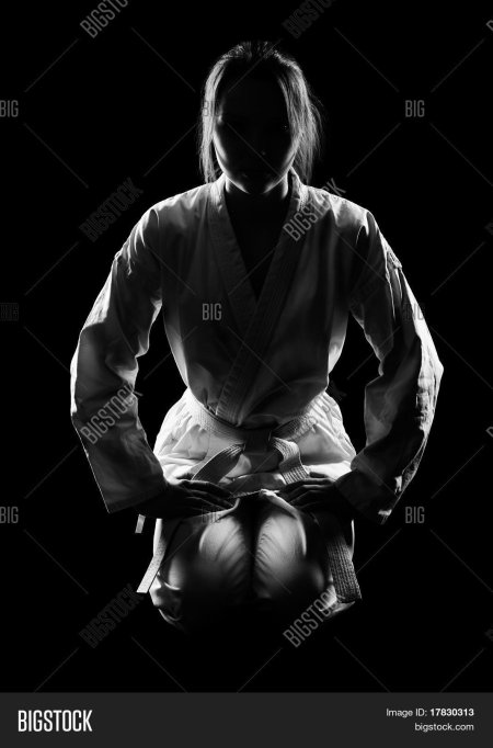 Карате девушка