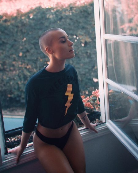 Девушка короткая стрижка