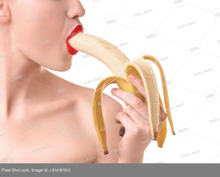 Блондинка с бананом