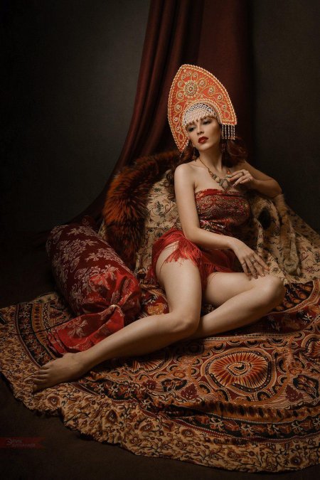 Русская красавица в кокошнике