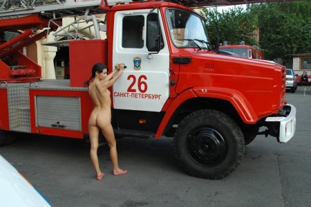 Девушка мчс