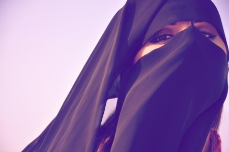 Девушка в парандже