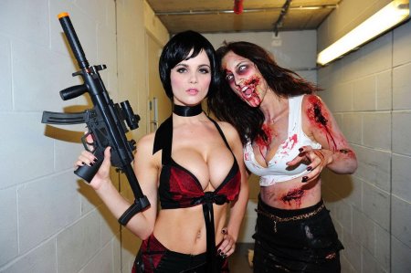 Сисястые девушки зомби