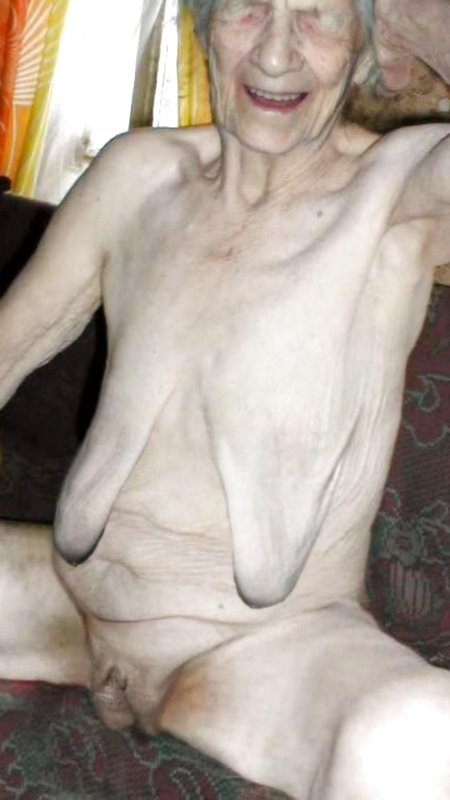 Сиськи очень старых бабушек