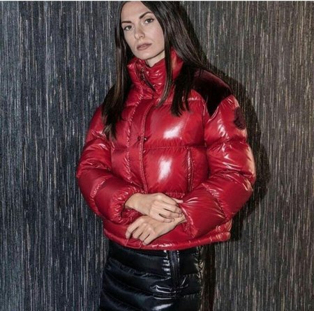 Латексный пуховик монклер