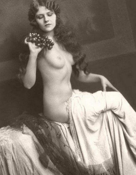 Ретро голые женщины