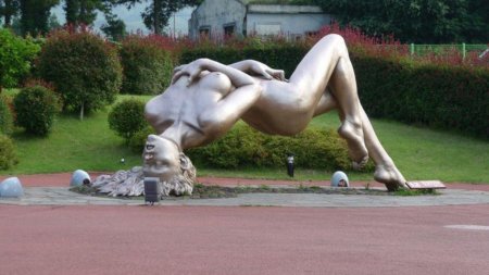 Парк эротических скульптур