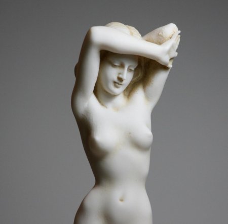 Голые женские скульптуры