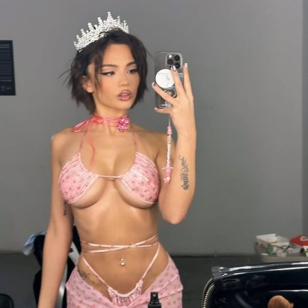 Валя карнавал голая слив