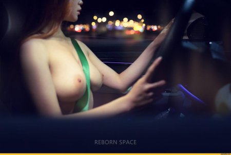 Девушка в машине