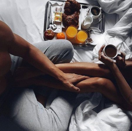 Доброе утро завтрак в постель девушке