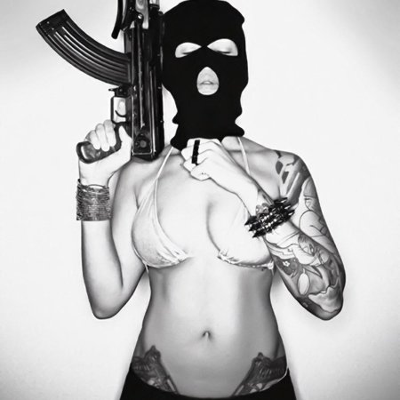 Девушка бандитка