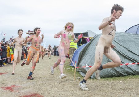 Фестиваль голых мужчин и женщин