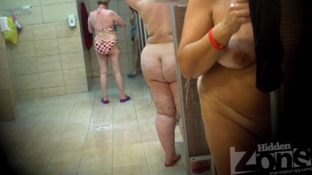 Скрытая камера в душе