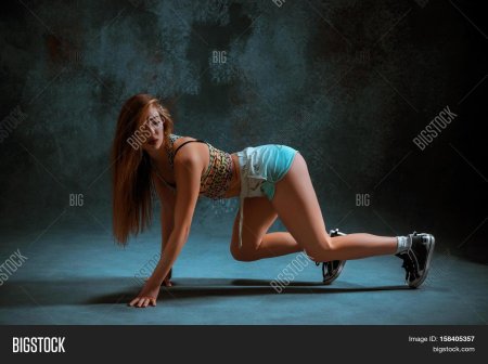 Привлекательная девушка