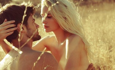 Блондинка и брюнет