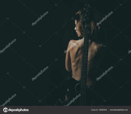 Девушка гитара