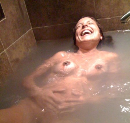 Мама в ванной